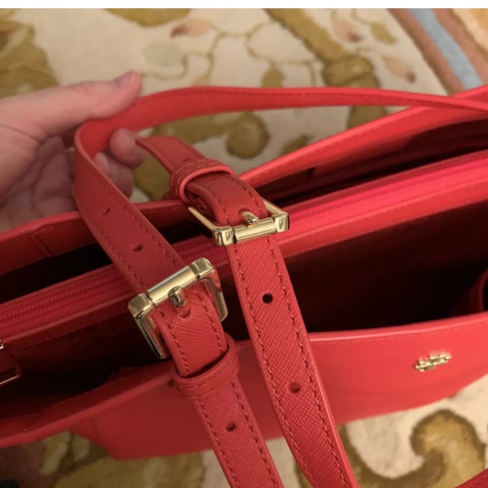 NWOT Bright Red Tory Burch Handbag W Compartments - Picture 11 of 12